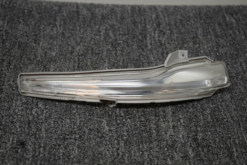 MERCEDES BENZ LEFT SIDE TURN SIGNAL FACTORY OEM