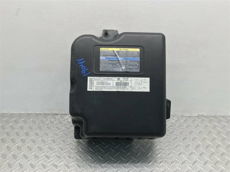 2002-2004 ENVOY XL TRAILBLAZER EXT 4.2L AIR CLEANER UPPER HOUSING OEM 15181115