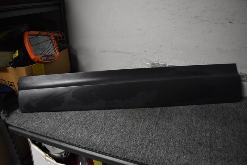 2017-2020 RANGE ROVER L462 DISCOVERY DOOR MOLDING LEFT SIDE FACTORY OEM