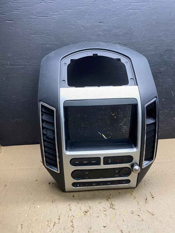 2007 - 2010 Ford Edge Heater Climate Control Radio Control Dash Bezel u5146 DG
