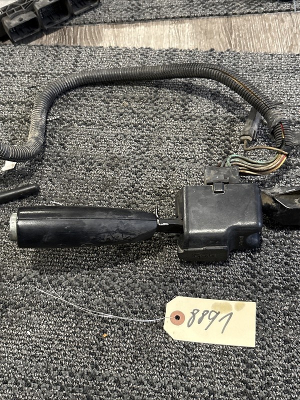 InternationalTurn Signal/Column Switch - Used | P/N SAEQQ085