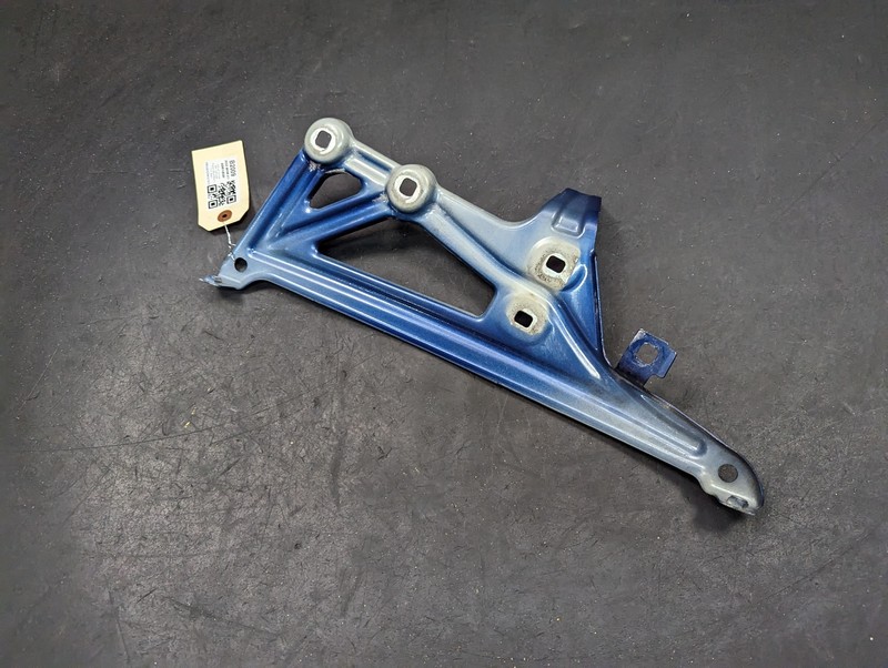 Front Right Fender Bracket 2022 BMW X1 41007427130 2016 2017 2018 2019 2020 2021