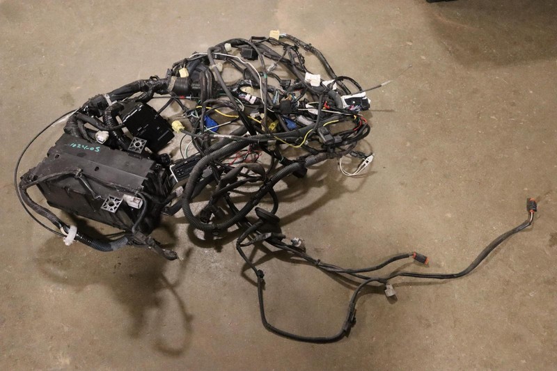 2007 TOYOTA FJ CRUISER 1GR-FE 4X2 ENGINE BAY WIRING HARNESS W/ FUSE BOX OEM