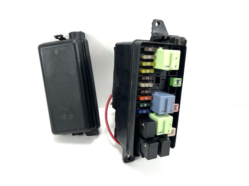 2011-2013 Mini Cooper S R56 Engine Fuse Relay Box Power Distribution 9213372-02