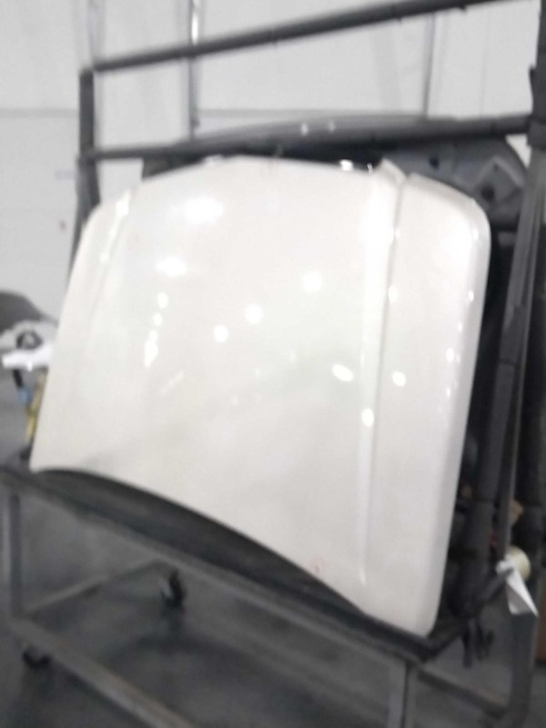 2003 Cadillac Escalade ESV White Hood Panel OEM 88948584, 257k Miles