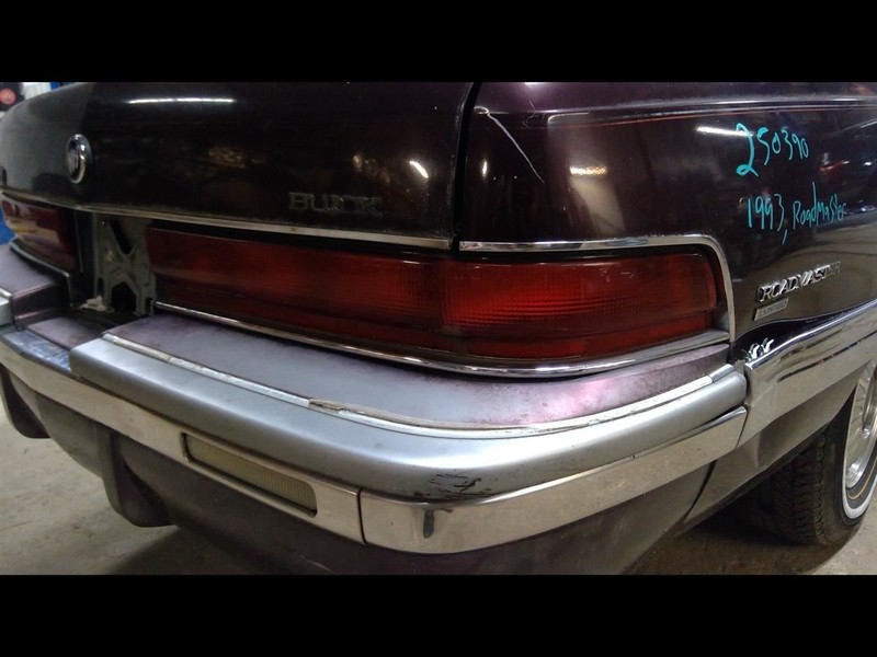 Passenger Right Tail Light Sedan Fits 92-93 ROADMASTER 1671417