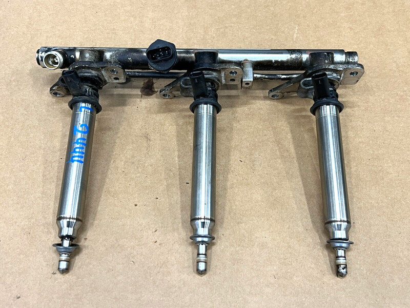 ⭐2017-2019 MERCEDES-BENZ GLS450 3.0L FUEL INJECTOR RAIL W/ INJECTION OEM LOT2444