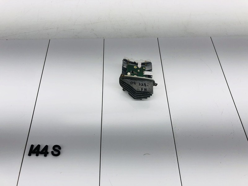 09-12 BMW 328I E90 FRONT RIGHT PASSENGER SIDE TURN LIGHT LAMP LED OEM