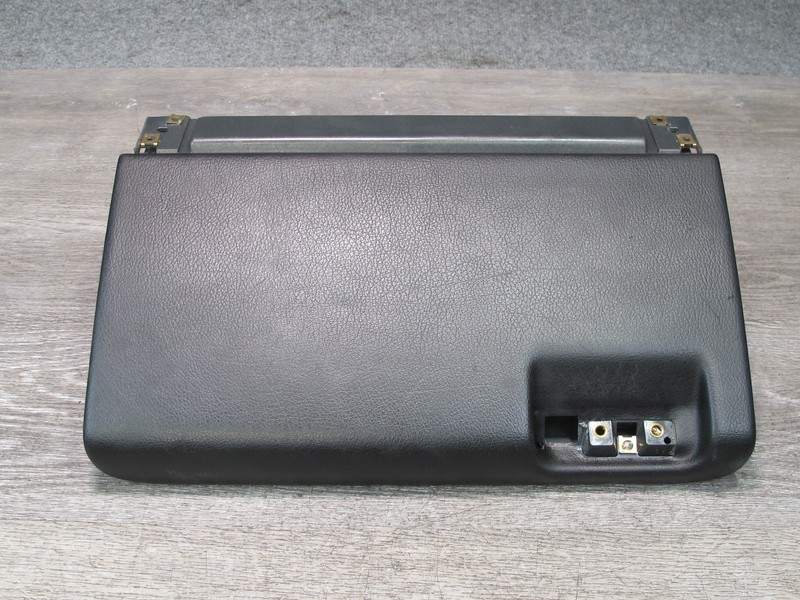 2002-2004 PORSCHE 911 996 DASH GLOVE BOX DOOR LID