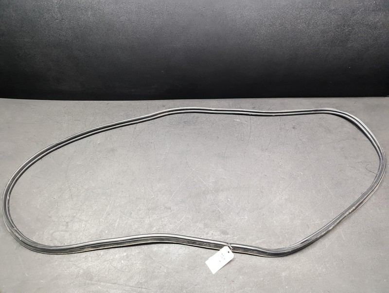 Rear Trunk Liftgate Weatherstrip 2017 Nissan Pathfinder 90832-3KA1A 2013-2019
