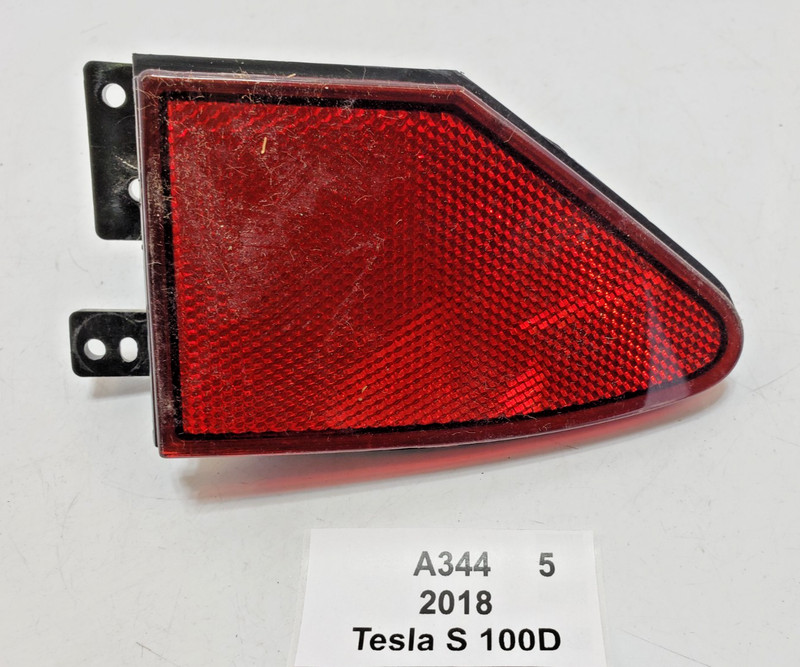 ✅ 2012-2023 OEM Tesla Model S Rear Right Passenger Tail Light Charge Reflector*