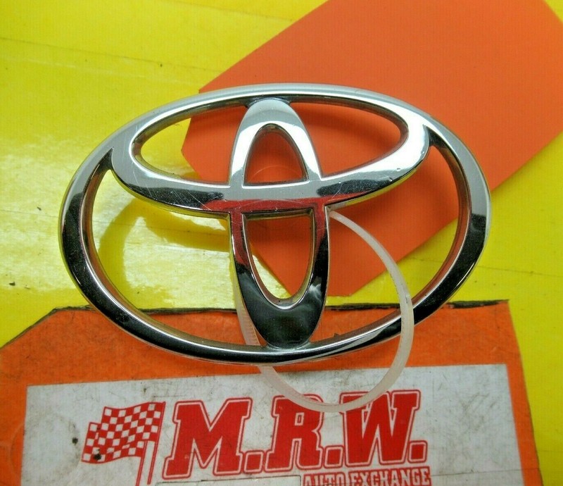 TOYOTA EMBLEM SYMBOL off FRONT BUMPER 91-94 TERCEL 00 01 02 03 04 05 MR2 SPYDER