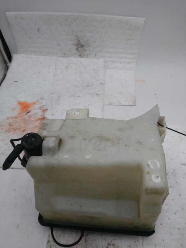 2005 Ford F150 Washer Fluid Reservoir OEM Black 5.4L 164K Miles NJ25-26630
