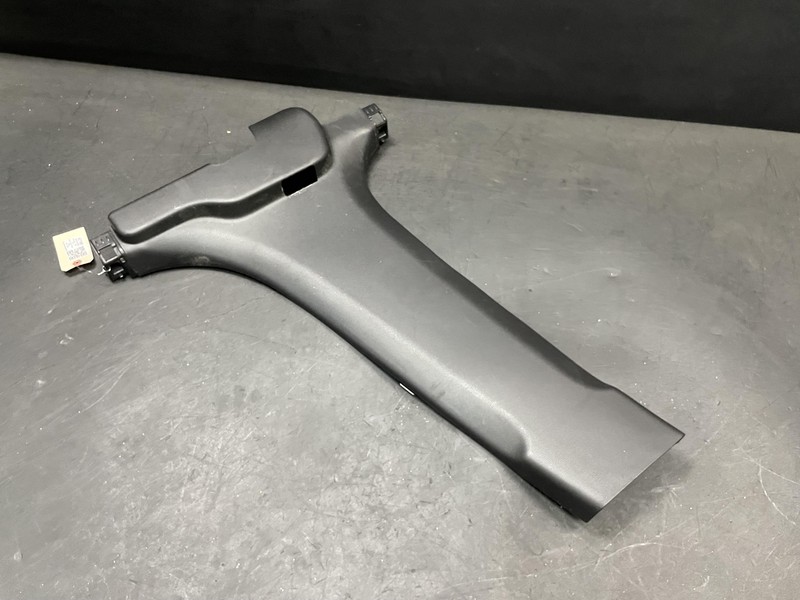 Center Left B Pillar Lower Trim Panel 2018 Kia Soul 85835-B2600 2015 2016 - 2019
