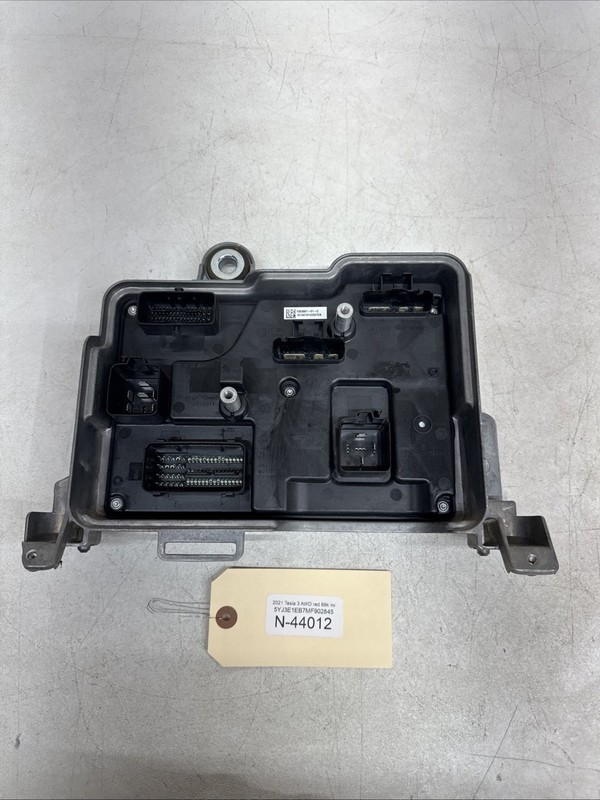 20-21 Tesla 3/Y Vehicle Front Body Controller VCFRONT 1583991-01-C 44012 U2