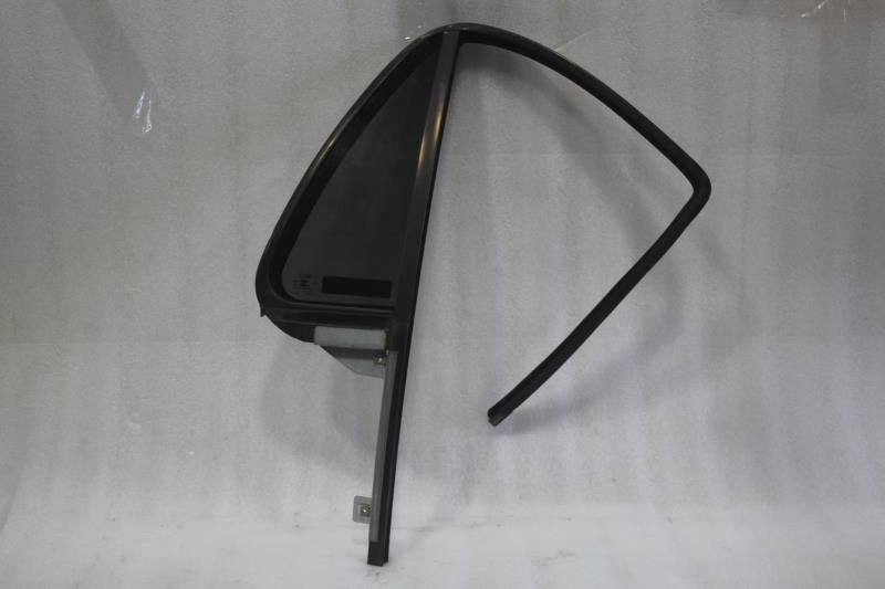 1995-2005 CHEVROLET BLAZER RIGHT PASSENGER SIDE REAR DOOR VENT GLASS WINDOW