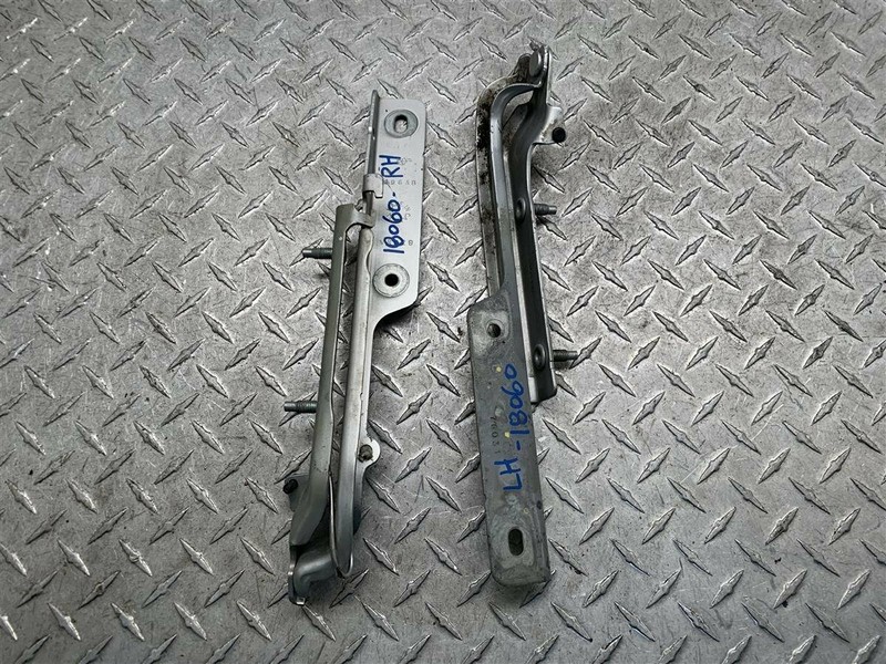 2008 DODGE NITRO HOOD HINGES PAIR OEM