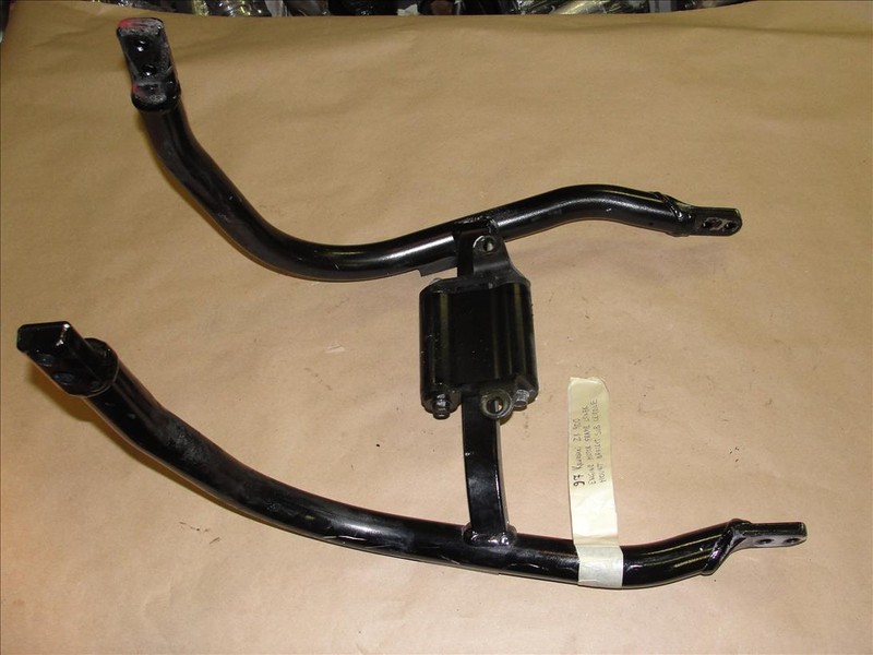 97 KAWASAKI ZX 900 B ENGINE MOTOR FRAME LOWER MOUNT BRACKET SUB CRADLE ZX900