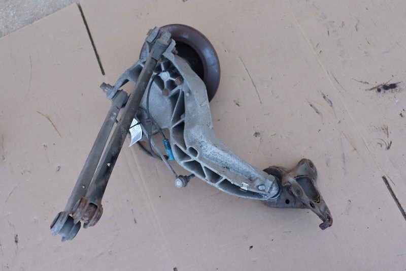 2008-2014 MINI COOPER CLUBMAN R55 HATCH REAR LEFT SPINDLE KNUCKLE WHEEL HUB OEM