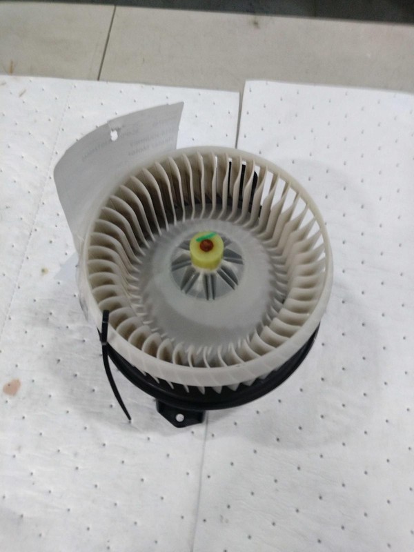 2016 Dodge Journey HVAC Blower Motor OEM 68232372AA 95k Miles Grey