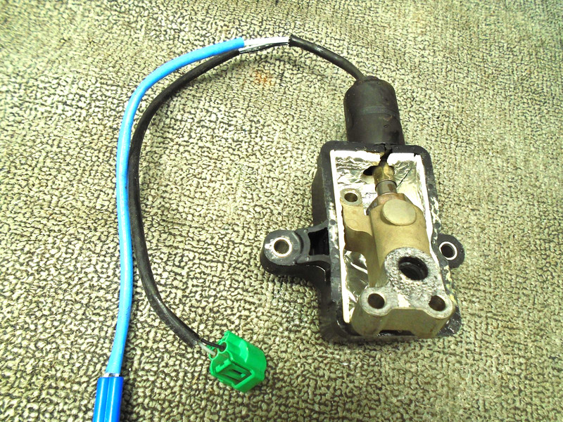 YAMAHA OUTBOARD OXYGEN SENSOR W/ COVER 68F-8592A-00-00 2001 & LATER 150-200 HP