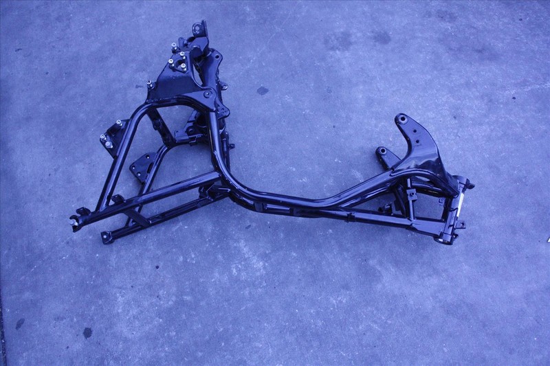 2004 KAWASAKI ZG 1000 CONCOURS MAIN FRAME CHASSIS BODY ZG1000 04