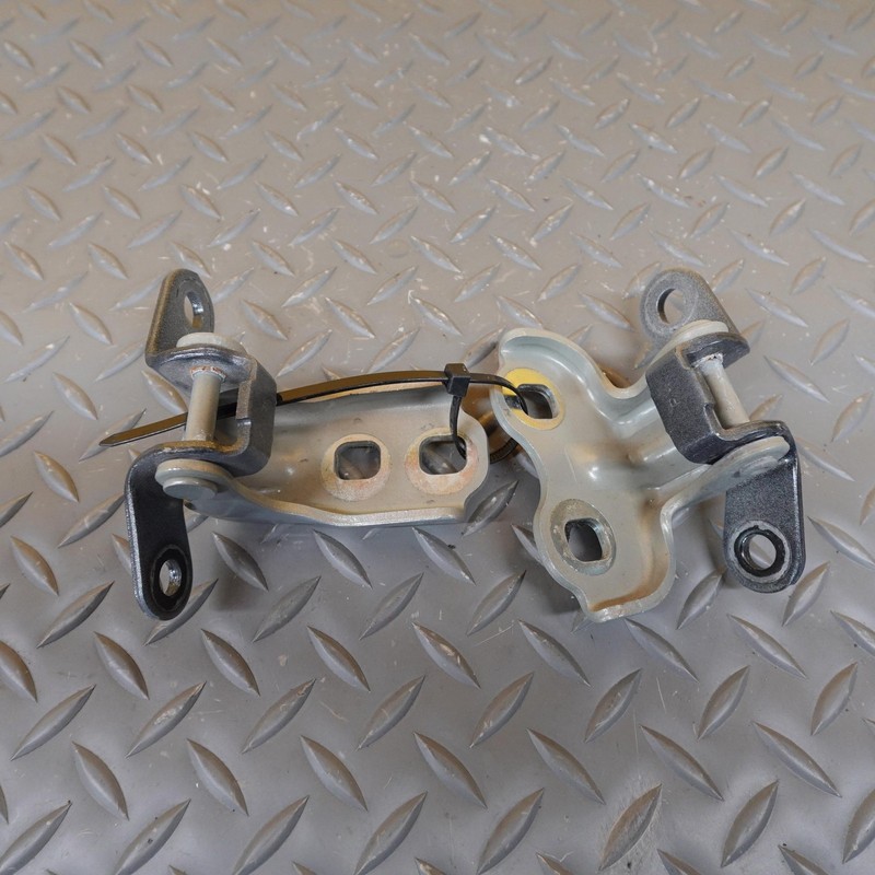 2017-2023 CHEVROLET BOLT EV FRONT LEFT DOOR UPPER LOWER HINGE OEM