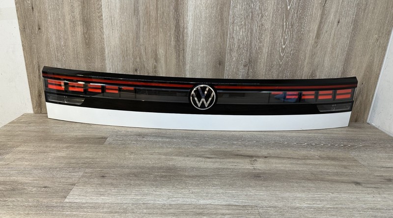 2026-27VW ATLAS CROSS SPORT CENER TAIL LIGHT ASSY OEM PART # 3CR.945.307.03K