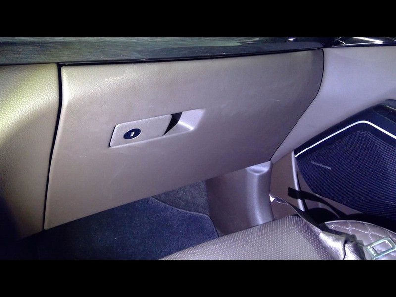 2017-2019 CADENZA Glove Box 1611030