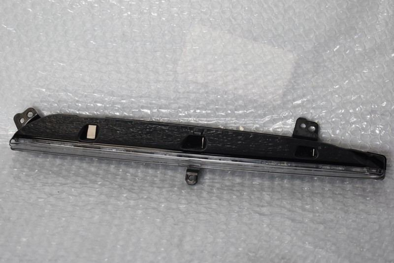 015.714-01 BMW ORIGINAL LEFT DRIVER SIDE HIGH MOUNT LAMP 7 367 095-04