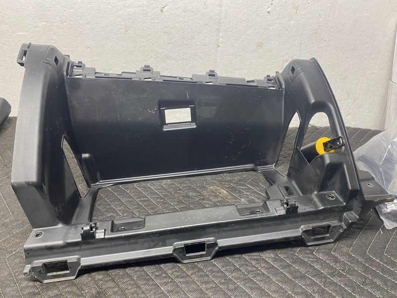 2017 KIA OPTIMA LX GLOVE BOX INSERT OEM D5845-40000