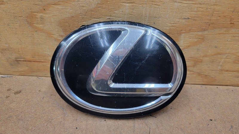 2008-2012 Lexus HS250h RX450h GS450h LS600h Front Grille Emblem 90975-02117 OEM