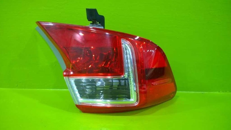 12 13 14 TOYOTA CAMRY DRIVER LEFT QUARTER TAILLIGHT LAMP OEM 2686-82