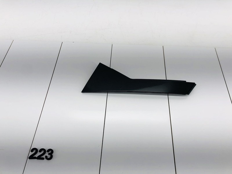 10-16 CADILLAC SRX REAR LEFT EXTERIOR DOOR WINDOW APPLIQUE MOLDING OEM