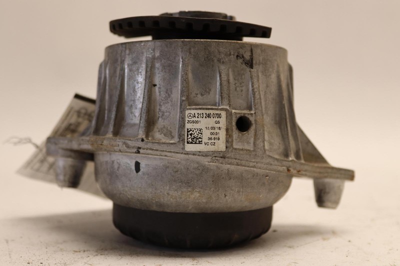 2017-2019 MERCEDES E-CLASS E300 W213 2.0L LEFT ENGINE MOTOR FRAME MOUNT OEM