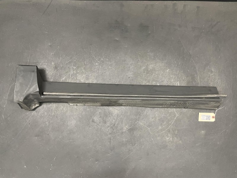 Front Left Rocker Panel Molding 2019 Chevrolet Equinox 84167854 2018 - 2023 X