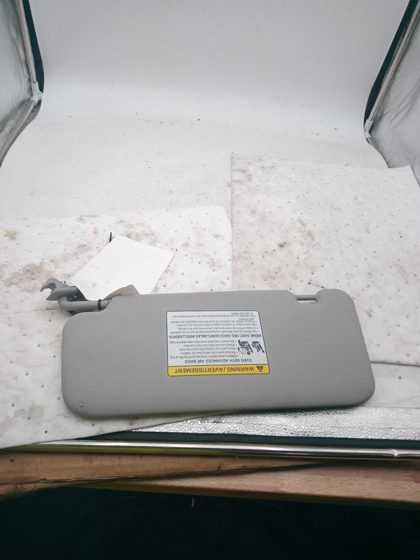2023 Hyundai KONA Sun Visor White Used 738769 4DR SUV w/Illumination