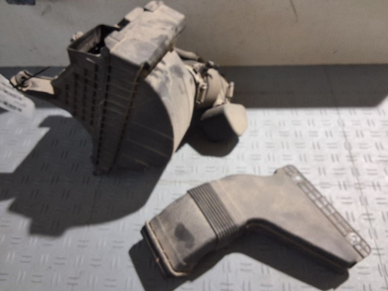 2019-2021 Kia SEDONA Air Cleaner Intake Box Assembly 3.3L