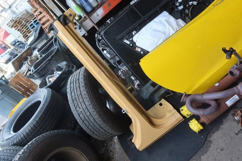 2007-2018 Jeep Wrangler JK OEM Left LH Driver B Pillar Cut Out 55397225