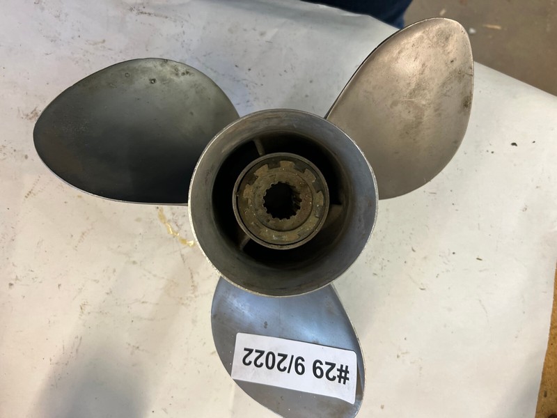 Mercury Stainless RH Propeller 14"-1/4" x 21 RH 48-72500A4-21