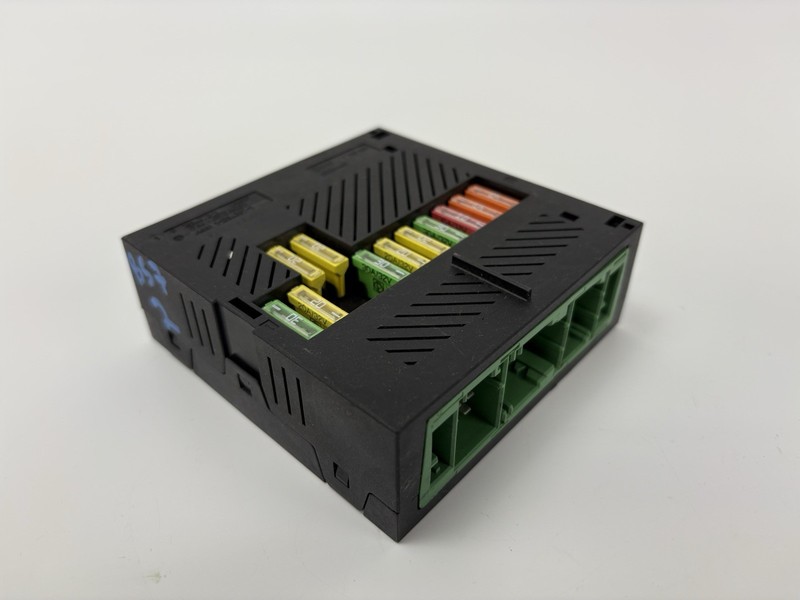 OEM BMW E60 E61 E63 E64 E65 E66 E67 E53 Phantom Integrated Supply Module 7510638