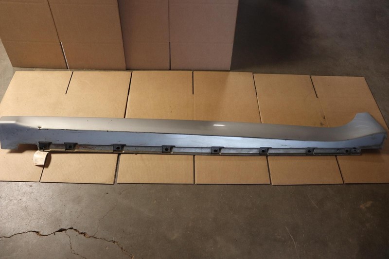 2010-2019 JAGUAR XJ LEFT DRIVER SIDE ROCKER MOLDING SKIRT PANEL OEM