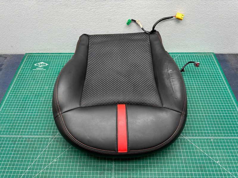 14-19 FIAT 500 FRONT LEFT BOTTOM LOWER SEAT CUSHION OEM