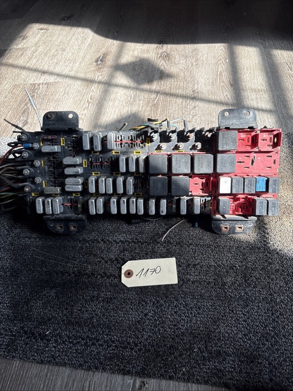 FORD FUSE RELAY PANEL Missing P/N