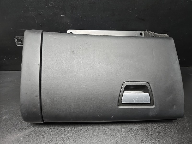14-17 Maserati Ghibli Dashboard Glovebox Glove Box Storage Compartment Oem