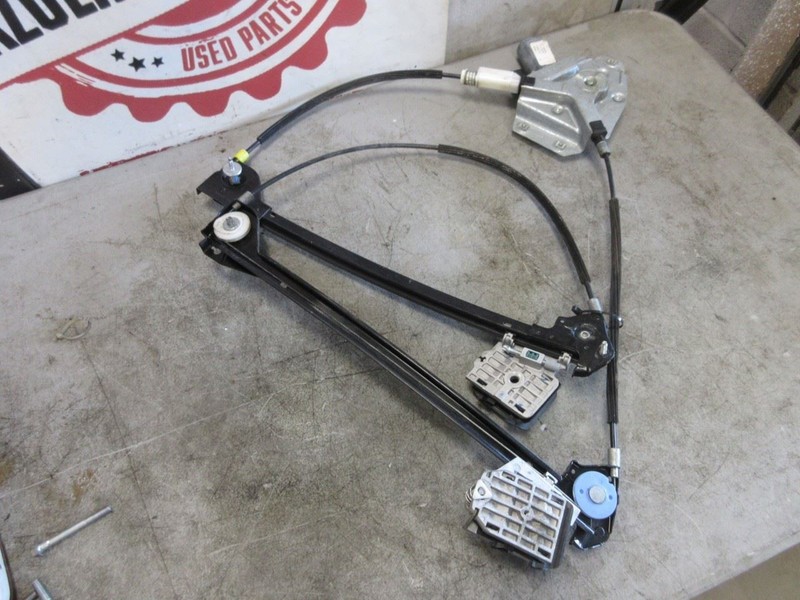 08-2023 Dodge Challenger OEM Front Left Door Window Regulator w/ Motor 68370045