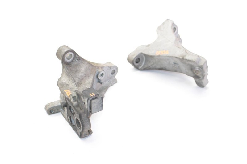 06-15 Mazda Mx-5 Miata NC 2.0L Pair of Engine Mount Brackets NE5539031 NE5539021
