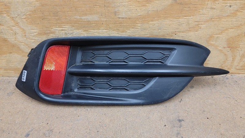 2016 - 2018 Honda Civic Rear BumperCover Garnish Grille Reflector Left LH OEM*