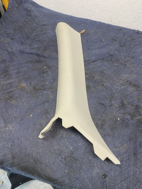 2014 Jeep Patriot Sport 2.4 4x4 Left Front Pillar OEM