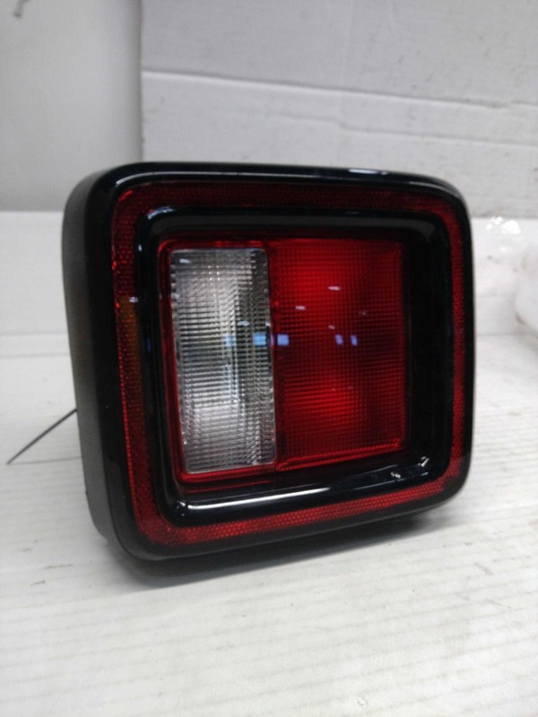 Used Left Tail Light Assembly fits: 2018 Jeep Wrangler VIN X 6th digit JL body L
